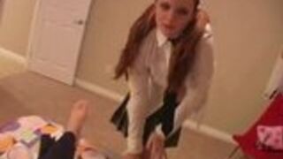 Uczennica się wypina