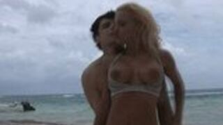 Obciganie i namiętny anal na plaży