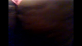 Dwie nawilżone grube szmaty z jednym dildo w obu cipkach