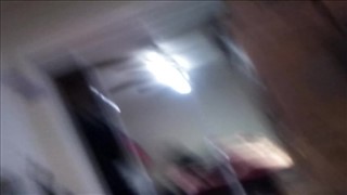 Blondyna z tatuażem nad dupcią jest dobrze zapinana 