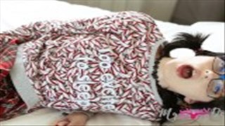 Super brunetka po raz kolejny solo