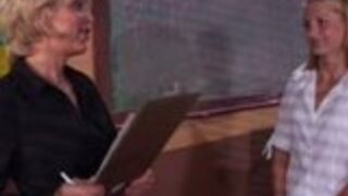 Lizanie szparki swojej nauczycielki