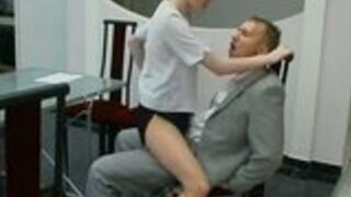 Ruchaj mnie na stole !