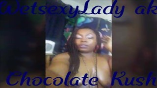 Azjatka przed ruchaniem masuje sobie zarośniętą szparkę