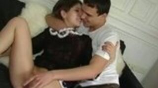 Nieśmiały amatorski sex