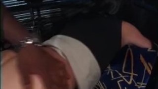 Barman zaliczył rozpaloną brunetkę 