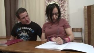 Młodzi zamiast się uczyć zabierają się za siebie 