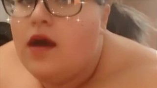 Robi loda czekając na jego spermę