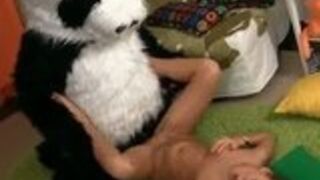 Panda wyruchał małolatę