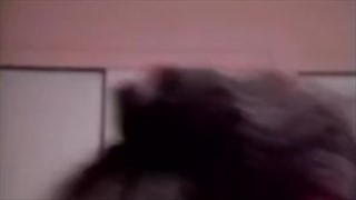 Retro kutasek penetruje włochatą szparkę