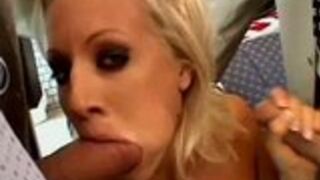 Grupowe porno w doborowym towarzystwie