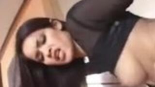 Piękna latynoska w chwili podniecenia