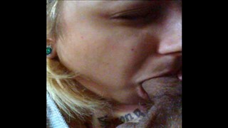 Długonoga piękność w rajstopkach