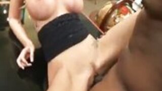 Wielki murzyn specjalnie dla niej