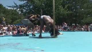 Tłuste dupska babeczek pod gołym niebem