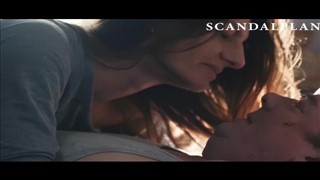 Studentka z łysym kolegą 