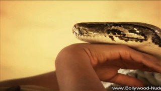 Śliska dupeczka i wysokie obcasy na stópkach