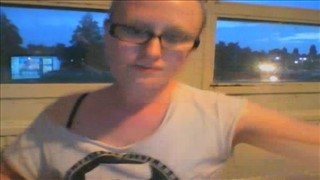 Młoda woli konkretnego penisa od seks zabawek