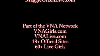 Maggie z seks zabawką w pulchnej piczy 