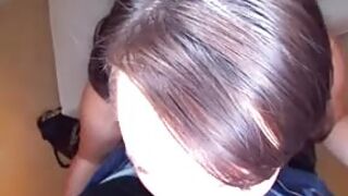 Uwielbia smak spermy