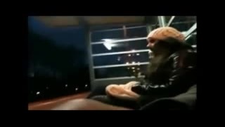 Koleś z kutasem na przystanku