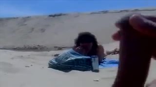 Na plaży przyjemnie się tasować