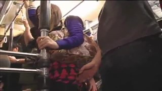 Niezła zabawa ze skromną Azjatką w autobusie