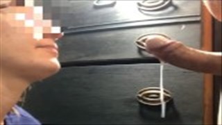 Szlug i penis w jej ustach