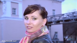 Jeny Smith prezentuje konkretne pośladki