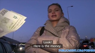 Słodkie usta poderwanej laseczki