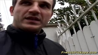 Śliczna uczennica w kitkach