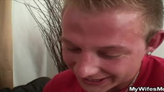 Facet pięknie naoliwił jej boskie dupsko