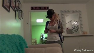 Dzień z życia silikonowej Christy Mack