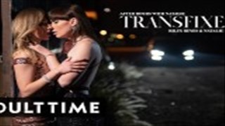 Opalona ślicznotka w różowej bieliźnie