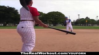 Bruneta razem z chłopakiem robią sex nagranie