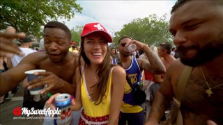 Studentka ruchana podczas parady