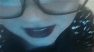 Cycata blondyneczka ruchana w usta