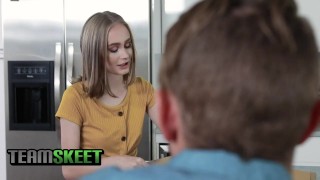 Wycałował szparkę bladej siostrzyczki