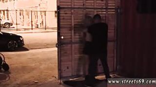 Ostry numerek w plenerze z łatwą laską