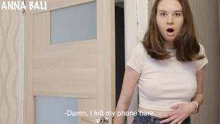 Młoda siostrzyczka ma wydepilowaną pipkę