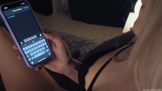 Urocza panienka ma wygoloną szparkę