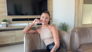 Rżnie wytatuowaną amatorkę na kastingu