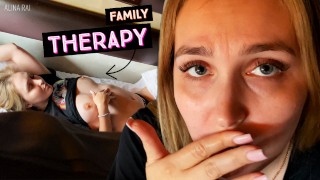 Seks w pociągu z szaloną blondyną