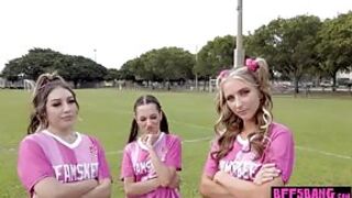 Szczęściarz rżnie trzy wysportowane niunie