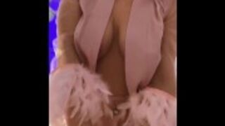 Zmysłowa kobieta potrafi podniecić