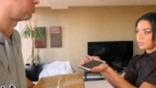 Śliczna Latynoska chce się pieprzyć