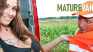 Ostry seks podczas jazdy w aucie