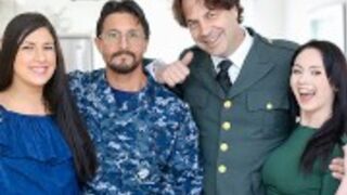 Porno z córeczkami w czworokącie