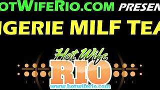 Mamuśka w Bieliźnie Kusi Wielkimi Cyckami