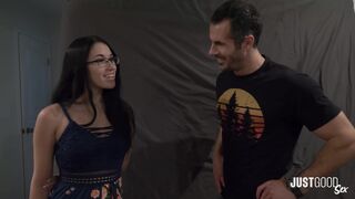 Idealna Sąsiadka Alex Coal Rżnięta Wielkim Kutasem i Zalana Spermą